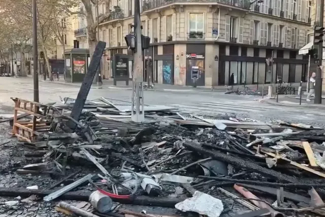 Francia decreta toque de queda parcial en París tras violentas protestas