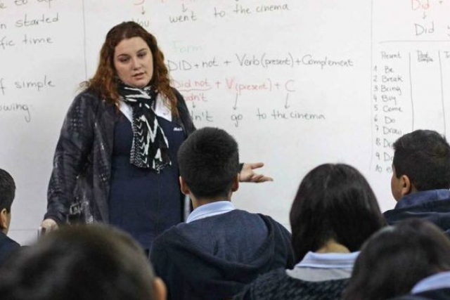Gobierno reconoce posibles despidos de profesores por reducción de horas