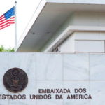 A días de las elecciones EEUU suspende servicios consulares en Brasil