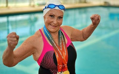 La nadadora chilena Eliana Busch, de 89 años, se hizo con la medalla de oro en la prueba de los 100 metros libres durante el Campeonato Mundial Máster de Natación en Doha, Qatar.