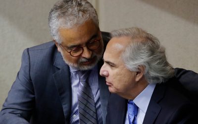 El exministro del Interior Andrés Chadwick se pronunció esta tarde sobre las importantes transferencias de dinero que recibió del abogado Luis Hermosilla, quien está siendo investigado por delitos de cohecho, lavado de activos y delitos tributarios en relación con el Caso Audio. Hermosilla será formalizado este miércoles.