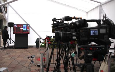 Periodistas y cámaras de fotos