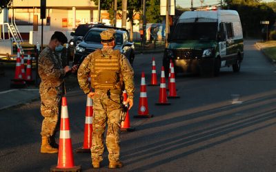 Este sábado, Carabineros implementó la posibilidad de adquirir un salvoconducto que permitirá la circulación durante el periodo de toque de queda en la región de Valparaíso.
