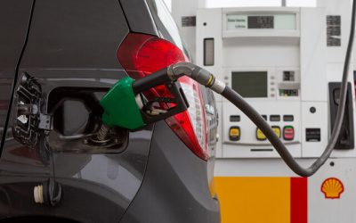 Sube precio del petróleo por conflicto en Medio Oriente