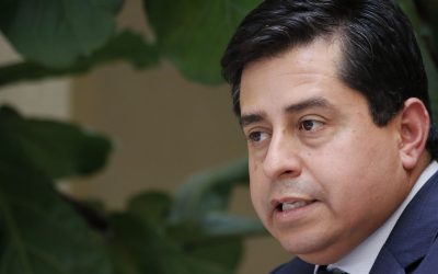Senador Pedro Araya anuncia proyecto que juzgará "como adultos" a adolescentes de 16 años que cometan delitos grave.