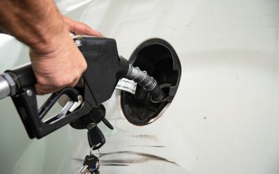 Precio de las bencinas se dispara: Alza de $60 en un mes y nuevo récord para la de 93 octanos según Enap