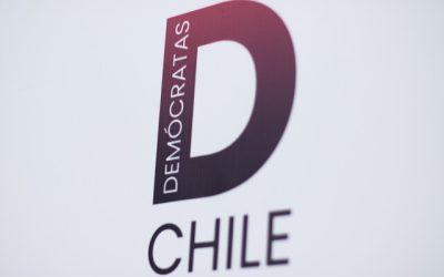 Demócratas ha sido objeto de duras críticas después de que se conociera un documento en el que otorgaba su respaldo al Partido Comunista para la presidencia de la Cámara de Diputados.