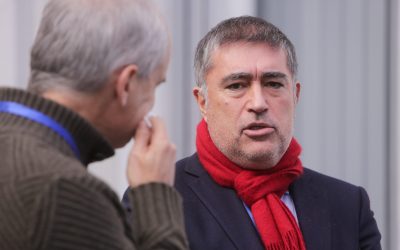 Mario Desbordes, antiguo ministro y miembro activo de Renovación Nacional (RN), afirmó que la alcaldesa de Providencia y posible candidata presidencial de la Unión Demócrata Independiente (UDI), Evelyn Matthei, le comunicó que él es el candidato de Chile Vamos por Santiago.