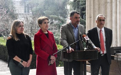 Chile Vamos exige que Gobierno se pronuncie sobre "amenaza del PC y el Frente Amplio".