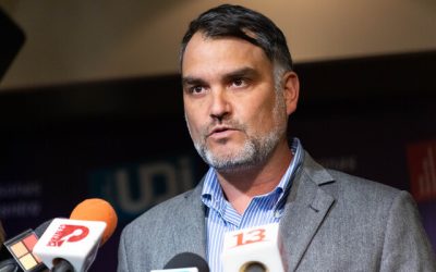 La cúpula directiva de la Unión Demócrata Independiente (UDI), liderada por Javier Macaya en la presidencia y María José Hoffmann en la vicepresidencia, llegó anoche a Argentina.