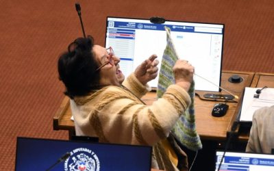 Diputada Cordero lleva en desafuero 5 meses y le siguen pagando.