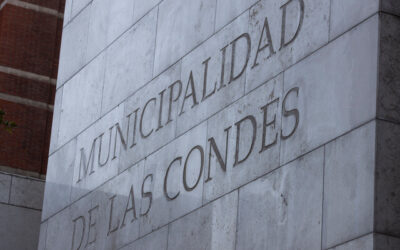 Nueva directora de Compras de Las Condes, también tenía familiares que usaban autos de proveedores municipales