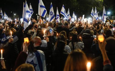 Miles de israelíes se manifiestan en Tel Aviv por Gaza - Agencia UNO
