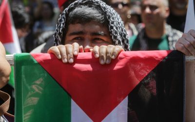 El Mayor Roni Kaplan, Portavoz de las Fuerzas de Defensa de Israel, dedicó un tiempo para abordar los acontecimientos de la pasada madrugada en la ciudad de Gaza, donde se informó sobre la trágica pérdida de un centenar de civiles mientras se distribuía ayuda humanitaria.