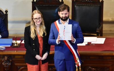 Consejo Constitucional entrega texto al Presidente.
