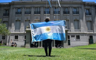 Quién es Luis "Toto" Caputo el Ministro de Economía de Milei