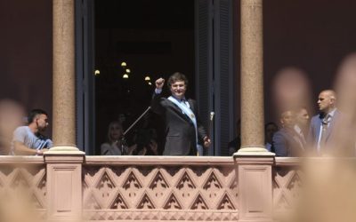 Milei pronostica "catástrofe" si el Congreso no aprueba sus reformas.