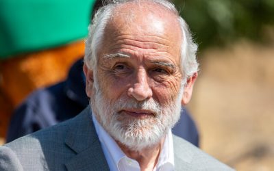 La Contraloría General de la República ha instruido al Ministerio de Vivienda y Urbanismo (Minvu) a explicar los vínculos existentes entre la asesora Janet Tapia Fuentes y la mencionada cartera gubernamental, en respuesta a la solicitud presentada por el diputado del Partido Republicano, Luis Fernando Sánchez.