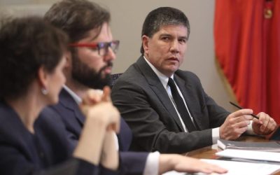 Monsalve anuncia ingreso de mociones parlamentarias para revertir pensiones de gracia.