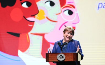 En cambio la expresidenta, Michelle Bachelet pasó de un 5% durante el mes del triunfo de En Contra a un 10%.La encuesta fue realizada a 1000 hombres y mujeres con edad para votar, de todos los niveles socioeconómicos .