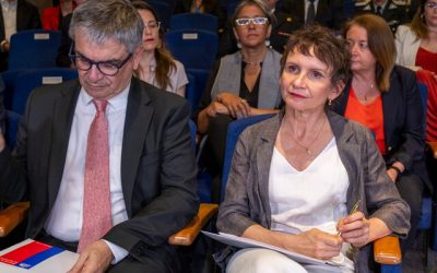 En el transcurso de este día lunes, se llevó a cabo una sesión adicional de la Comisión de Constitución, Legislación, Justicia y Reglamento del Senado para abordar el proyecto de fortalecimiento del Ministerio Público. En dicha reunión, se esperaba la participación de los ministros, quienes, lamentablemente, no se hicieron presentes.