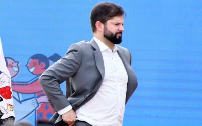 Boric descarta "responsabilidad particular de una persona" en entrega a pensiones de gracia.