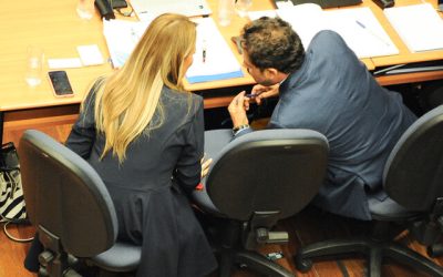 Concejala de Maipú espera prisión preventiva para Cathy Barriga: la compara con Karen Rojo.