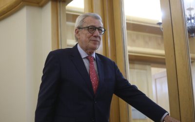 El ministro de Relaciones Exteriores, Alberto Van Klaveren, expresó su gratitud por la llegada de un avión procedente de México cargado con ayuda humanitaria destinada a apoyar a los afectados por los devastadores incendios forestales.
