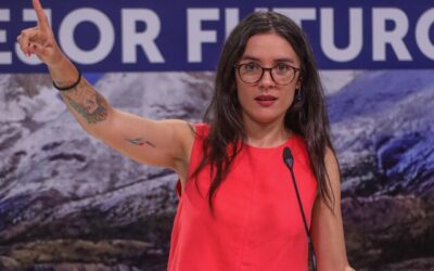 Vallejo responde a críticas de Matthei: "No son justas con su propia biografía".