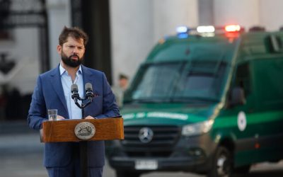 Boric presenta nuevos vehículos para Gendarmería: para que cumplan labor de manera "austera y segura".