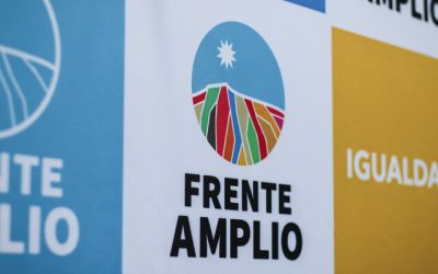 Los líderes y legisladores del conglomerado del Frente Amplio (FA), conformado por Revolución Democrática (RD), Convergencia Social (CS), Comunes y una plataforma socialista, se presentaron el día de hoy en las oficinas del Servicio Electoral (Servel) para formalizar la creación del partido único.