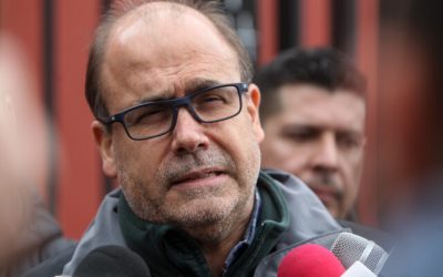 Frente a esta situación, el gobernador decidió iniciar una campaña de recolección de firmas con el objetivo de postularse eventualmente como candidato independiente. A lo que Undurraga le entregó su apoyo a Orrego.