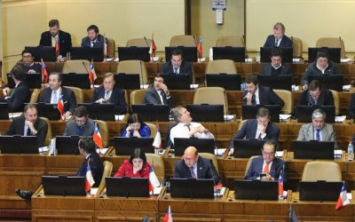 En la jornada de este lunes, diputados del Partido Republicano presentaron acusaciones sobre supuestas prácticas anticompetitivas entre Codelco y Enami, en relación con la compra del 10% de la minera Quebrada Blanca y la adquisición de la minera Salar Blanco.