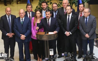 Chile Vamos es acusado por Republicanos de ofrecer "candidatos fantasmas"
