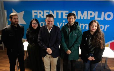 Claudio Orrego, en su candidatura para la reelección como Gobernador de la Región Metropolitana, ha recibido el apoyo de socialistas democráticos, el Frente Amplio y autoridades de la Democracia Cristiana.