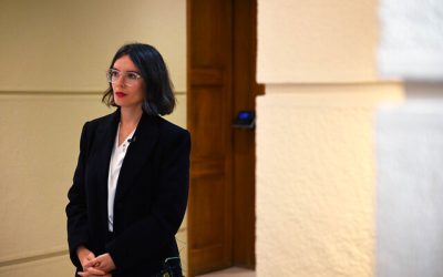 La ministra vocera de gobierno, Camila Vallejo (PC), se refirió a la solicitud del Partido Comunista de remover del Senado a Javier Macaya (UDI) tras defender a su padre, Eduardo Macaya Zentilli, quien recientemente fue condenado a seis años de cárcel por cuatro delitos de abuso sexual contra dos menores.