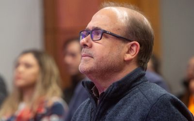El diputado Alberto Undurraga compartió un video en la plataforma X donde expresó su satisfacción por la decisión de la Corte Suprema de abrir un cuaderno de remoción y suspender a la ministra Vivanco. "Valoramos que Corte Suprema haya abierto cuaderno de remoción y haya suspendido a ministra Vivanco", señaló Undurraga en su mensaje.