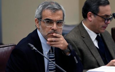 El ministro de Justicia, Luis Cordero, se refirió este lunes a las acusaciones constitucionales contra los ministros de la Corte Suprema, Sergio Muñoz, Ángela Vivanco y Jean Pierre Matus. Señaló que el Ejecutivo seguirá "con atención lo que sucede con cada una".