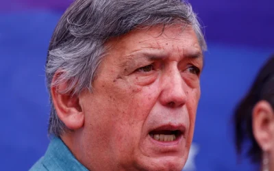 Carmona estatua Piñera