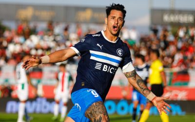 Fernando Zampedri marca el empate entre Universidad Católica (1) y Palestino (1)- FOTO: AGENCIA UNO