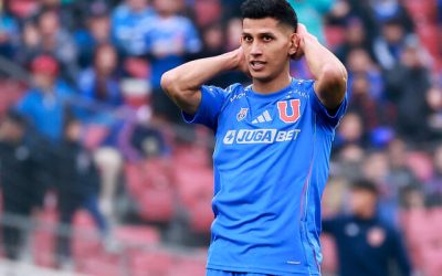 Israel Poblete y Gabriel Castellón, en riesgo de perderse el Superclásico que la U jugará ante Colo Colo en el Monumental. (Foto: Agencia Uno)