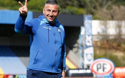 Jaime García celebra la apertura de la cuenta en La Portada, en un triunfo clave que acerca a Huachipato a la Copa Sudamericana. (Foto: Agencia UNO)