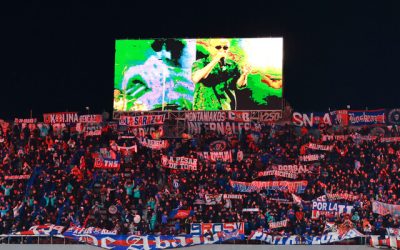 Hinchas de la U en Avellaneda antes del caos: la sanción más dura en años llega tras los violentos incidentes (Foto: Agencia Uno)