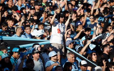 La hinchada celeste desatada en El Teniente. (Foto: Agencia Uno)