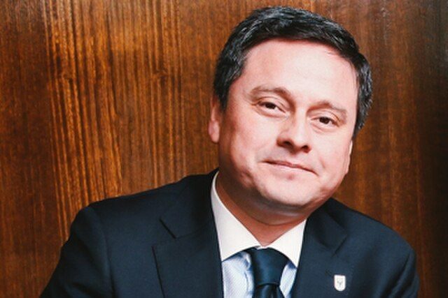 Älvaro Ortiz Vera Crédito Obra derivada: Warko
Licencia Creative Commons Atribución-Compartir Igual 2.0