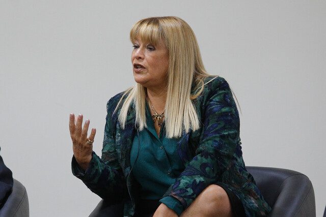 Exministra Ángela Vivanco