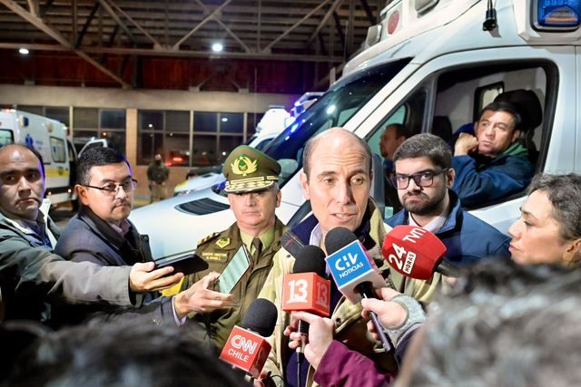 Ministro Martín Arrau visitó a los heridos