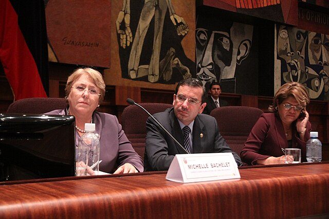 Foto: Hugo Ortiz Ron - ONU
[[File:Conferencia Magistral de la Dra. Michelle Bachelet, directora Ejecutiva de ONU-Mujeres (7188180451).jpg|Conferencia_Magistral_de_la_Dra._Michelle_Bachelet,_directora_Ejecutiva_de_ONU-Mujeres_(7188180451)]]