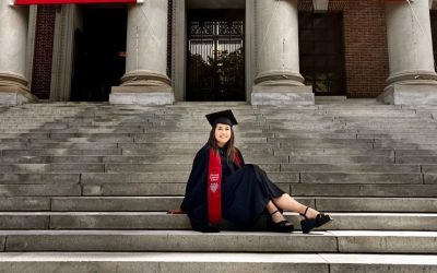 CHILENA_SE_GRADuA_EN_HARVARD