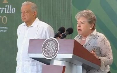Canciller Alicia Bárcen junto al presidente Andrés Manuel López Obrado